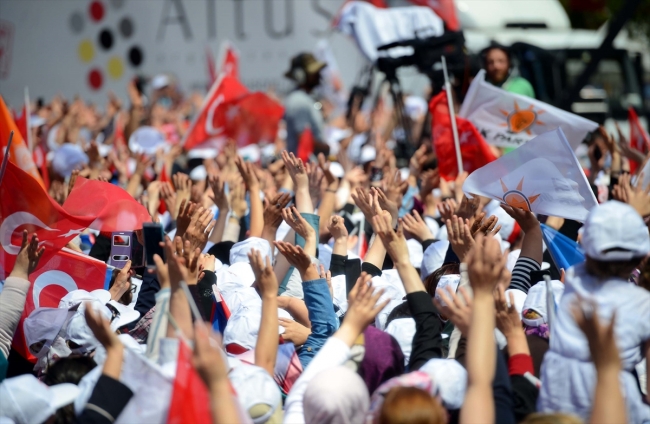 Cumhurbaşkanı Erdoğan: Eskişehir'i 2019 Türk Dünyası Eğitim Başkenti ilan ediyoruz